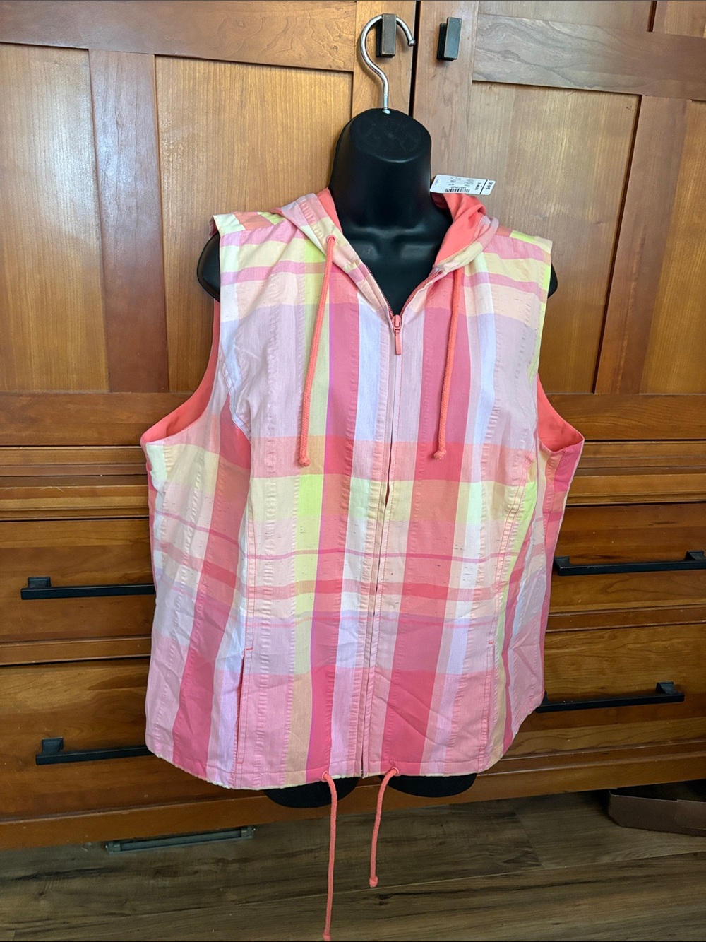 CJ Banks Sleeveless Plaid Zip-Up Hoodie Vest in Pink & Coral NWT